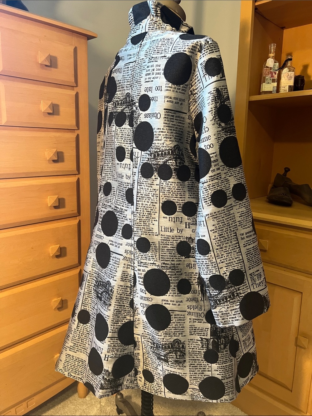 Black & White Polka Dot Newspaper-Print jacket - Picture 6 of 9
